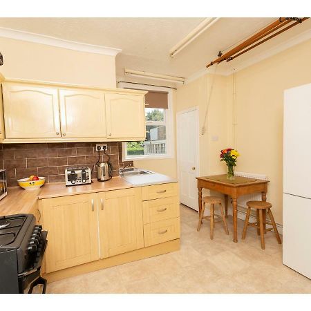 Sandown Villa Holiday Home Deal Exteriör bild