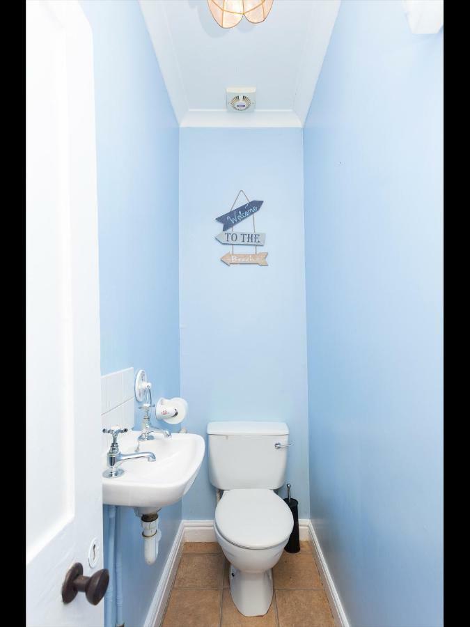 Sandown Villa Holiday Home Deal Exteriör bild