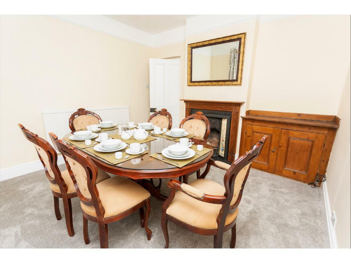 Sandown Villa Holiday Home Deal Exteriör bild